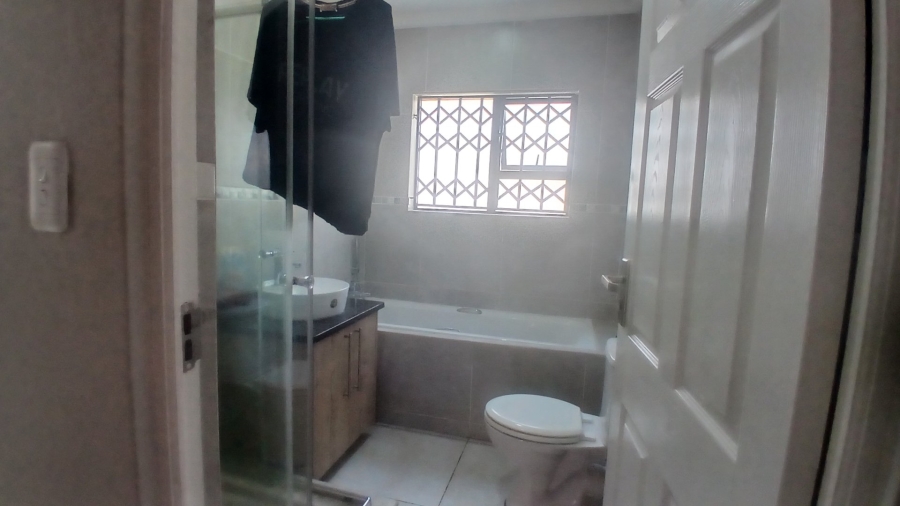 4 Bedroom Property for Sale in Heidedal Free State